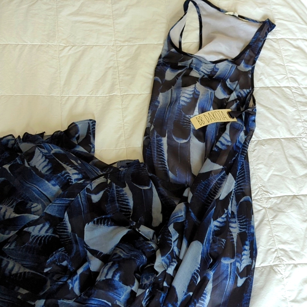 BB Dakota Dress New blue women's xs  maxi sexy party feather print